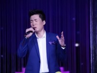 假装悲伤拿星光大道冠军赚千万被夜店封杀好玩！星光大道歌手杨帆老婆