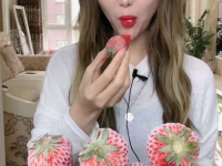 草莓小姐姐,甜美魅力，青春风采